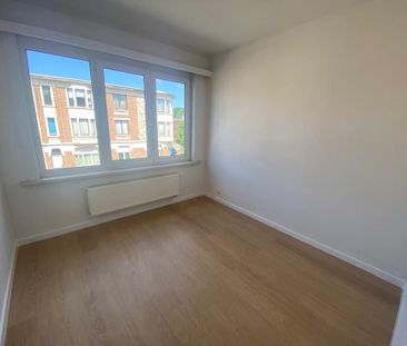 Tof appartement met 2 ruime kamers en een lichtrijke woonkamer - Foto 3