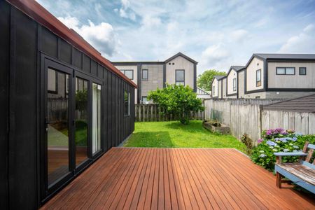 Three Bedroom Oasis - Photo 2