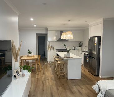 Beautifully designed home not to be missed - Photo 5