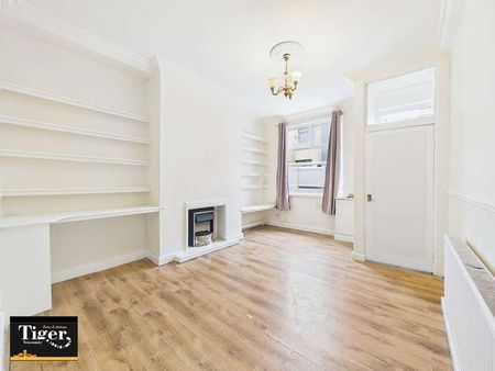 Ashton Road, Blackpool, FY1 - Photo 2