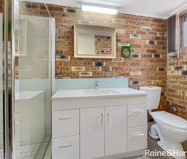 Updated Ground Floor 2 Bedroom Unit in Great Location! - Photo 5