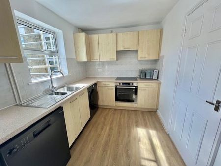 2 bedroom semi-detached house to rent - Photo 2