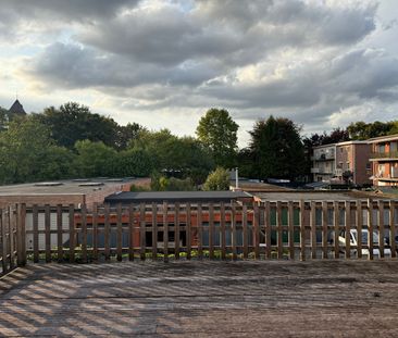 Lichtrijk appartement met terras en garagebox – AFSPRAAK MAKEN VIA ... - Photo 2