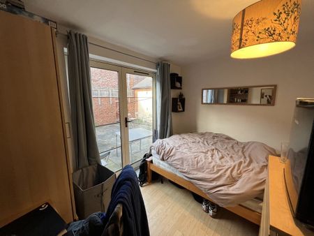 Fountayne House, Lawrence Square - P10024 - Photo 3