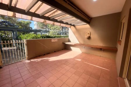 MODERN ONE BEDROOM PLUS STUDY - Photo 3