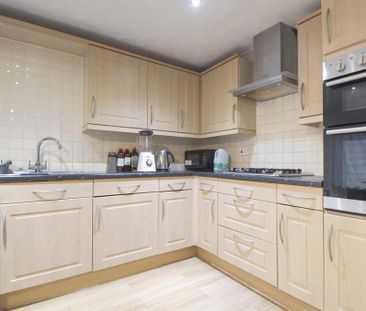 1 bedroom in a house share to rent - Photo 6