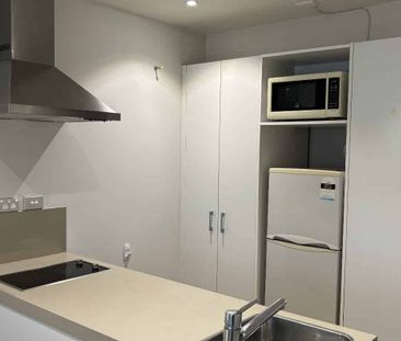 2 Bedroom Apartment - Photo 2