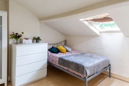 🌺 Large Victorian Terraced Property in Tottenham, N17 🌺 Room 1 - Photo 3