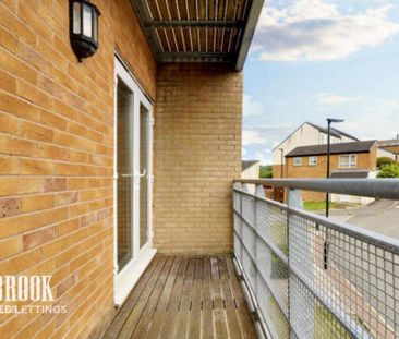 2 bedroom flat to rent - Photo 2