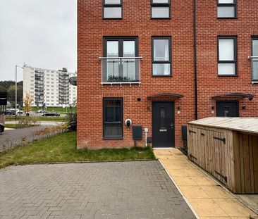 2 Bed End Terrace, Copper Beech Court, LS16 - Photo 2