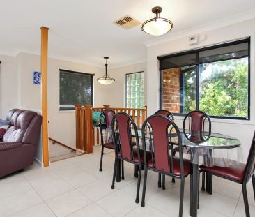 Fully Furnished Townhouse in Hawks Nest - Photo 2