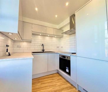 Tennyson Road, Freshwater, PO40 - Photo 2