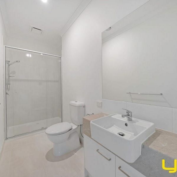 12 Caliche Place, CRANBOURNE EAST - Photo 1