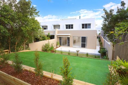 Low-Maintenance Family Home - Photo 2