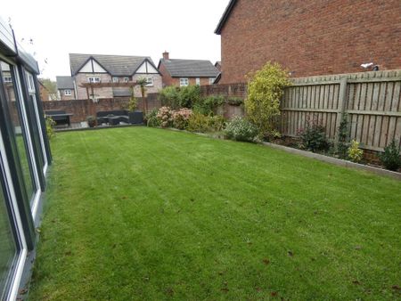 4 bedroom detached house to rent - Photo 4