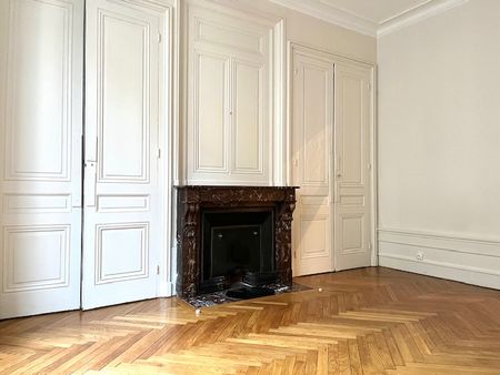 Location Appartement 2 pièces 69m² LYON 6ème - Photo 4