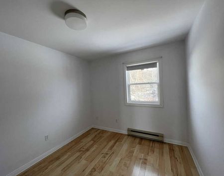 Royalvue - Lovely 3 Level, 4 Bedroom Townhouse in Dartmouth! - Photo 5