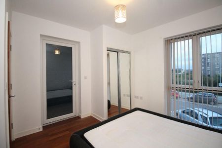 4 bedroom terraced house to rent - Photo 5