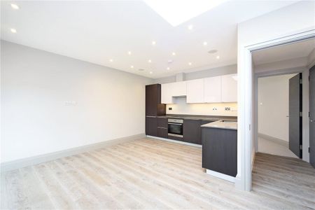 A stunning one bedroom apartment set over 600 sq. ft. and situated within a purpose built development located in the centre of Fulham Broadway. EPC rated C - Photo 5