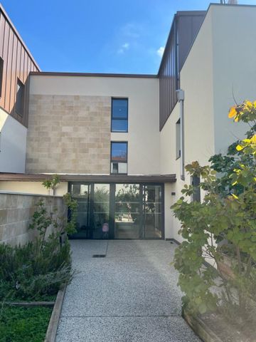 Appartement loué - T4 107m2 - Résidence de standing avec piscine - Deux garages - Photo 2