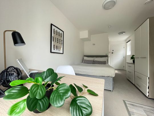 Studio Flat, Stmary Place, SO14 - Photo 1