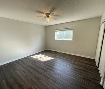 For Lease - 111 Athabaska Road, Barrie, Ontario - Photo 2