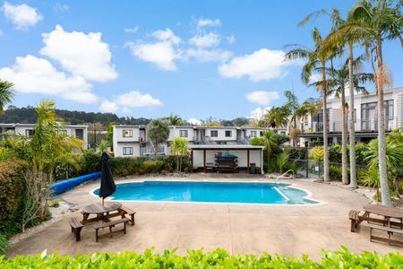 Modern 1-Bedroom Apartment in AlbanyÃ¢€™s Premier Complex - Photo 4