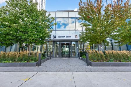 For Lease - 10 Honeycrisp Crescent Unit# 717, Vaughan, Ontario - Photo 4