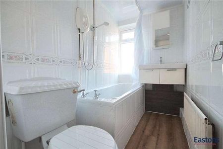 St. Leonards Road, Epsom, Surrey, KT18 - Photo 3