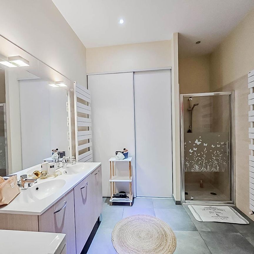 Location appartement 3 pièces, 100.00m², Beauvoisin - Photo 2