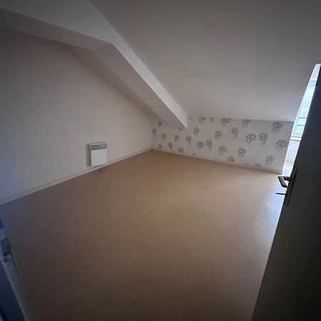 Location : Appartement 2 pièces 52 m2 – HERICOURT - Photo 1