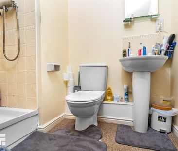 2 bedroom ground floor flat to rent - Photo 5