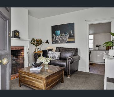 Heritage c.1840 Whaler’s cottage - Photo 2