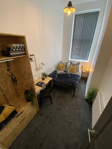 3 bedroom flat to rent - Photo 2