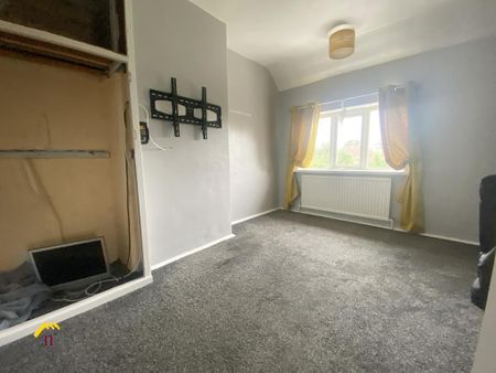 3 bedroom semi-detached house to rent - Photo 3