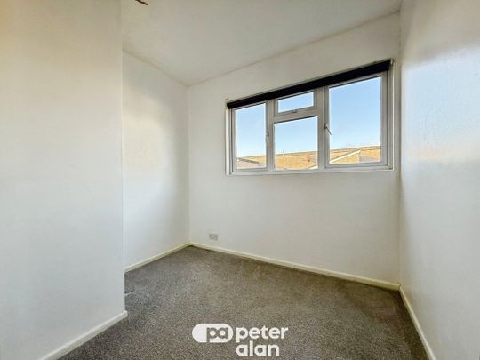 West View, Taffs Well, CARDIFF - Photo 1