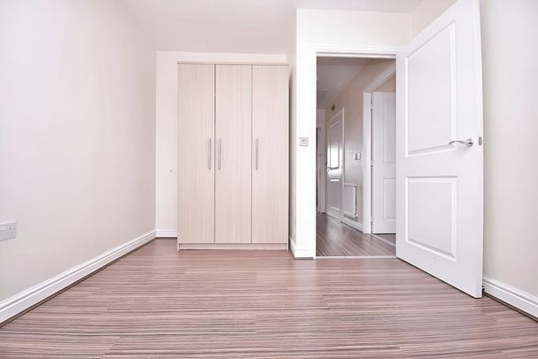 4 bedroom semi-detached house to rent - Photo 1
