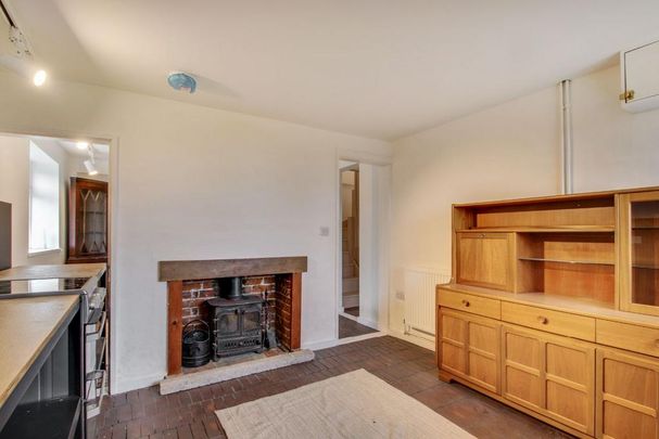 3 bedroom semi-detached house to rent - Photo 1