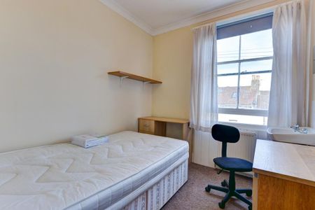 6 bedroom house to rent - Photo 3