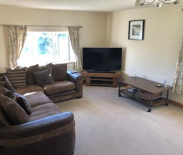 2 bedroom end of terrace house to rent - Photo 2