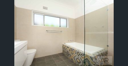 Double Brick Family home on the east side of Barrack Heights - Photo 5