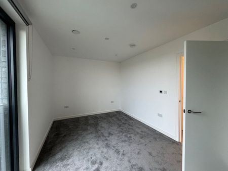 1 Bed Flat, Plaistow Road, E13 - Photo 2
