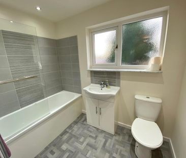 2 bedroom semi-detached house to rent - Photo 5