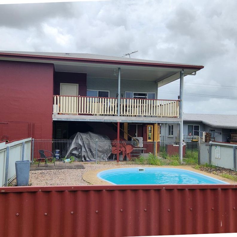 Large House with Inground pool - Mourilyan - Photo 1
