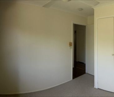 Beautiful 4 Bedroom, 1 Study Home in Annandale! - Photo 4