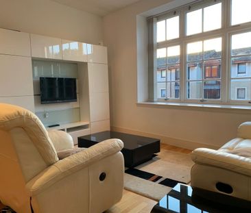 2 bedroom flat to rent - Photo 2