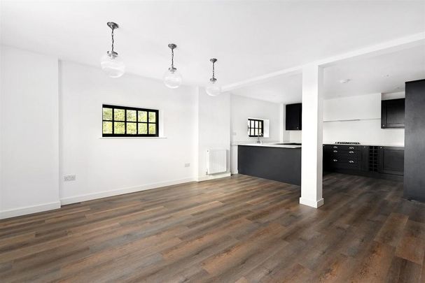 3 bedroom apartment to rent - Photo 1