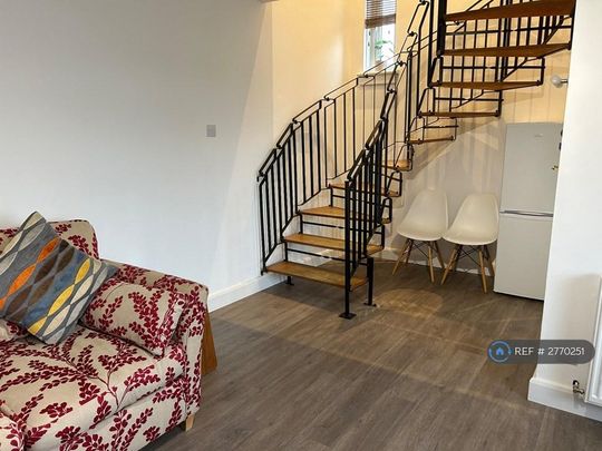 1 bedroom semi-detached house to rent - Photo 1