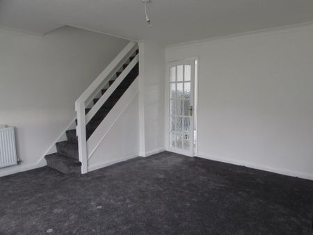 3 bedroom semi-detached house to rent - Photo 3