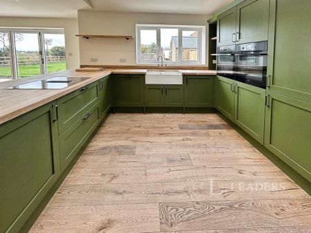 5 bedroom detached house to rent - Photo 3